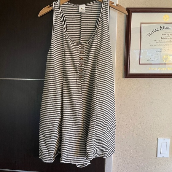 New!! Striped Racerback Oversized Romper - Picture 4 of 9